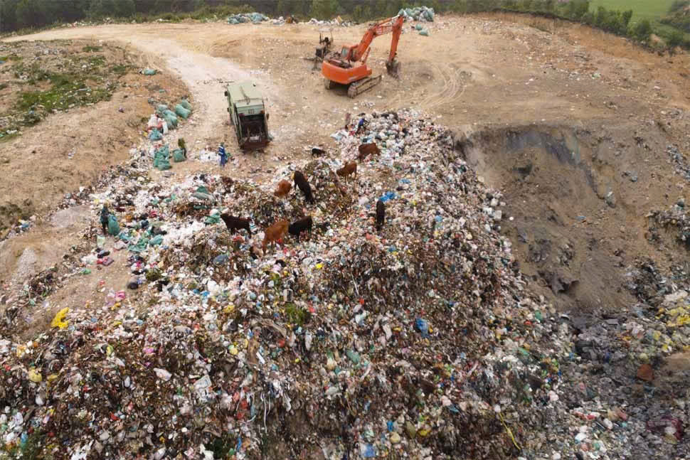 Rác thải sinh hoạt là gì? Giá thu gom, vận chuyển TP.HCM 2026