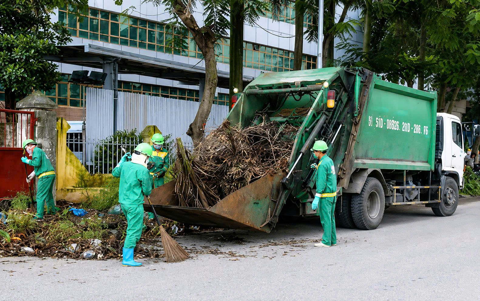 Rác thải sinh hoạt là gì? Giá thu gom, vận chuyển TP.HCM 2026 5 vận chuyển rác thải sinh hoạt