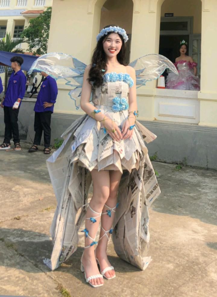Top 10+ ý tưởng thiết kế trang phục tái chế từ giấy báo 11 Top 10+ ý tưởng thiết kế trang phục tái chế từ giấy báo
