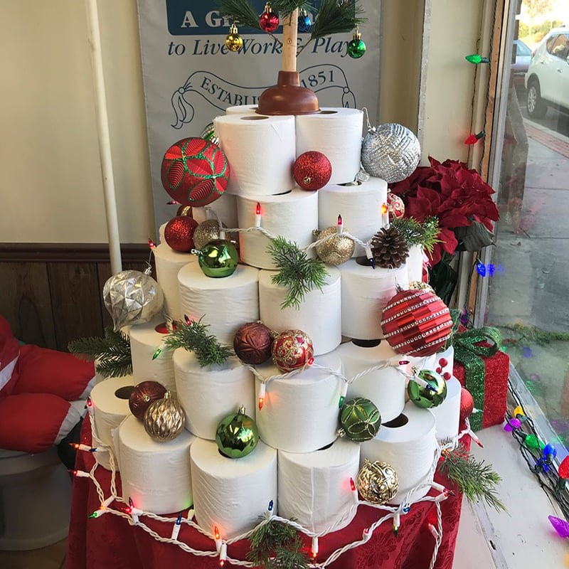 làm cây thông noel bằng đồ tái chế