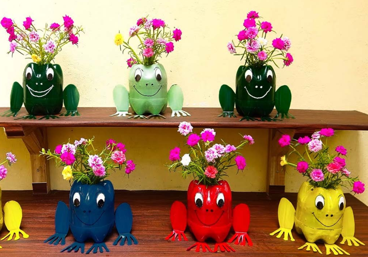 tái chế chai nhựa trồng cây