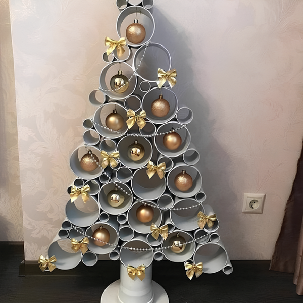 làm cây thông noel bằng đồ tái chế